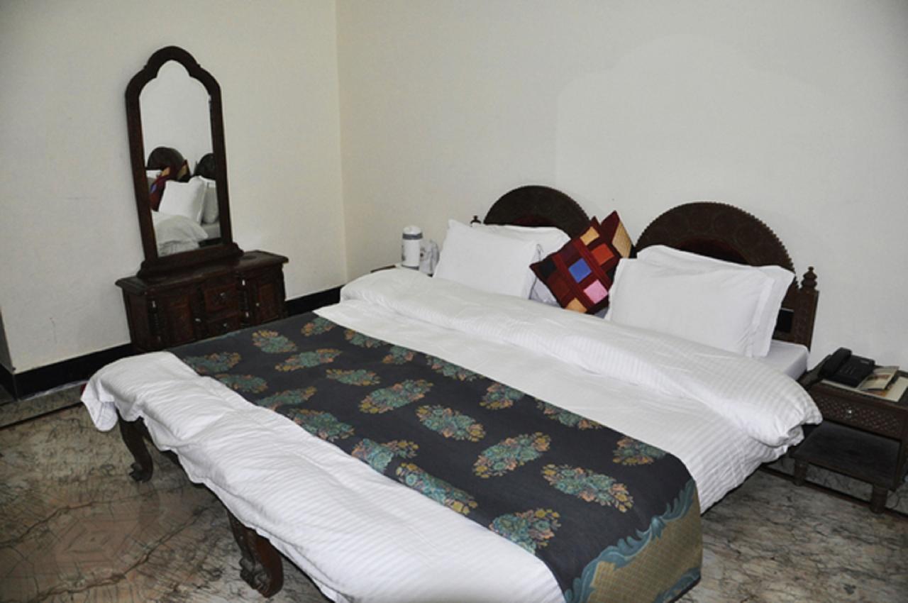 Hotel Padmini Chittorgarh Esterno foto
